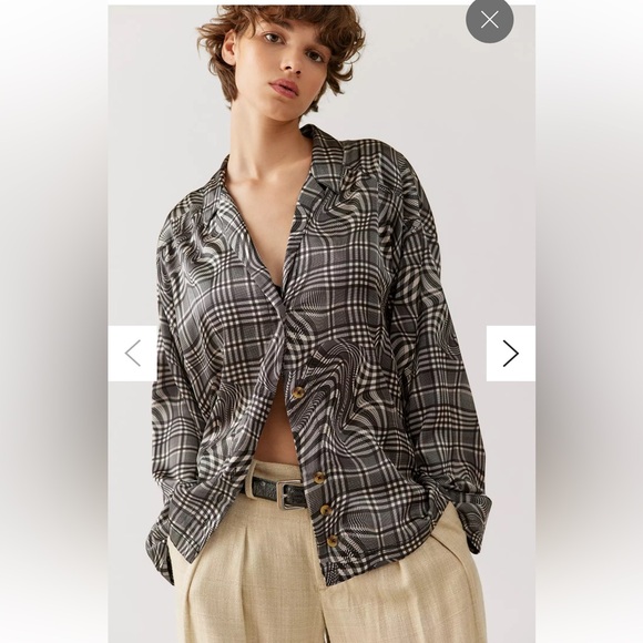 Urban Outfitters Tops - Urban outfitters Supernova Souvenir button down shirt. Worn once. Perfect shape.